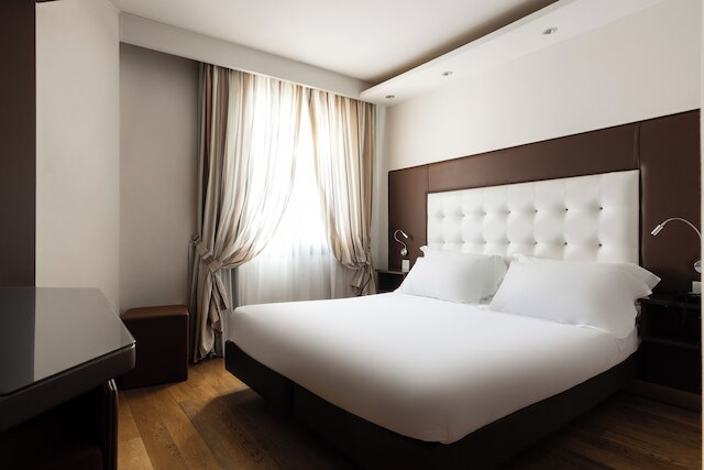 ホテル ロイヤル カセルタ