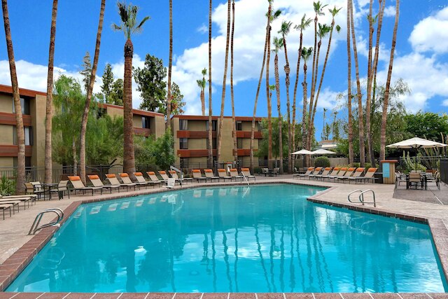 ダブルツリー バイ ヒルトン フェニックス テンピ