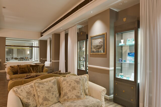 プラザ ホテル ルッケージ