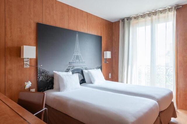 ベストウェスタン ホテル ロンセレー オペラ