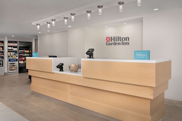 ヒルトン ガーデン イン マリナ デル レイ