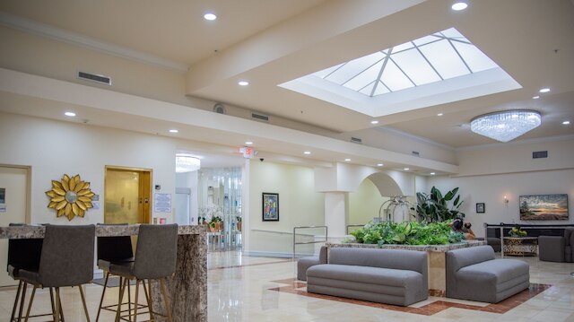 クリスタルビーチスイーツマイアミオーシャンフロントホテル