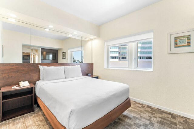 クリスタルビーチスイーツマイアミオーシャンフロントホテル