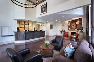 アナハイム キャメロット イン & スイーツ