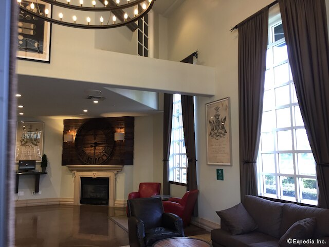 アナハイム キャメロット イン & スイーツ