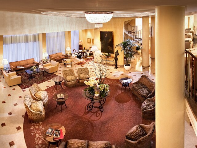 ホテル カヴール