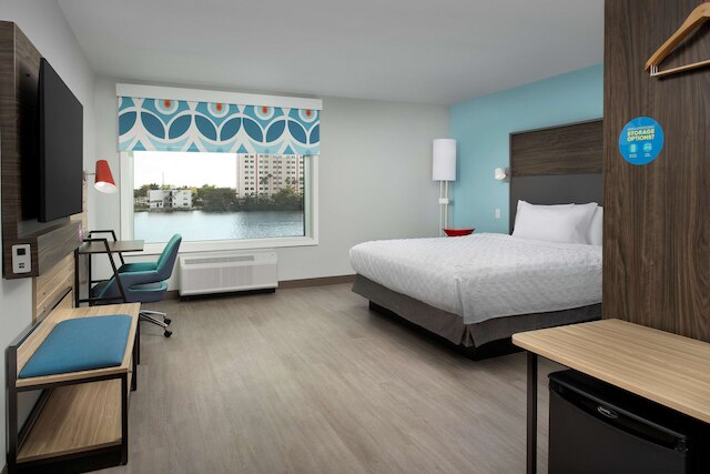 トゥルー バイ ヒルトン マイアミ エアポート サウス ブルー ラグーン フロリダ