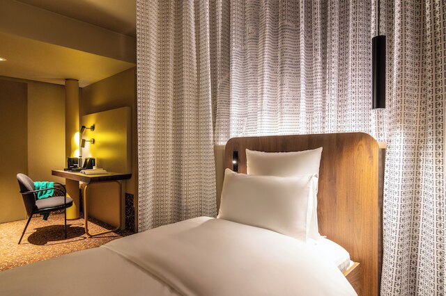 トライブ デュッセルドルフ