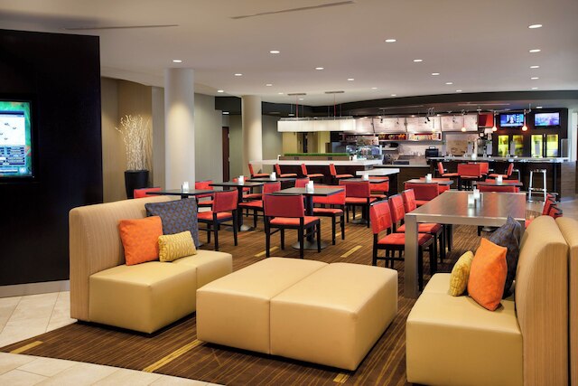 コートヤード・フットヒル・ランチ・アーバイン・イースト / レイク・フォレスト