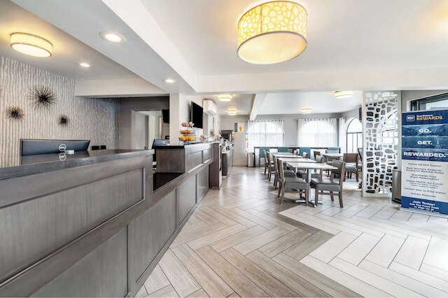 ベストウェスタン ロス アラミトス イン & スイーツ