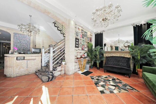 ホテル シェリー