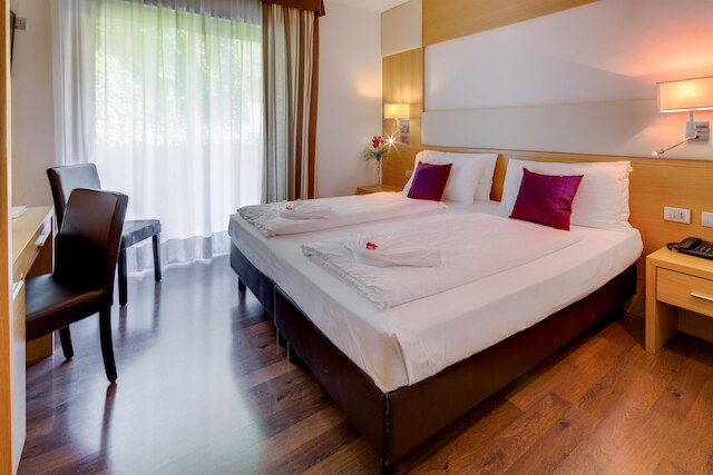 ベスト ウェスタン ホテル アディガ