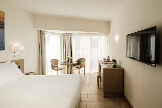 ディプロマット ホテル