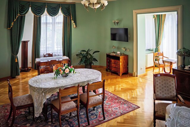 ホテル ポロニア