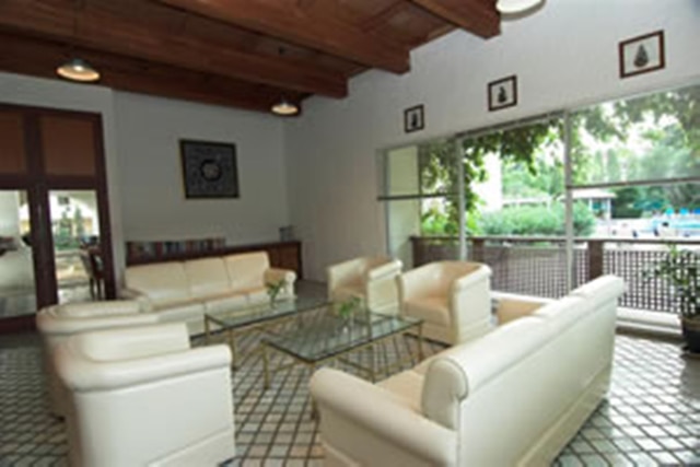 ウォーターフロント スイーツ プーケット バイ センタラ