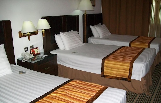 ナイト アーマー ホテル