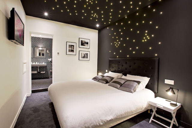 ホテル ヴィラ ボエーム