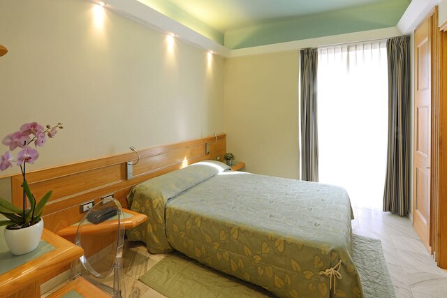 ホテル センピオーネ