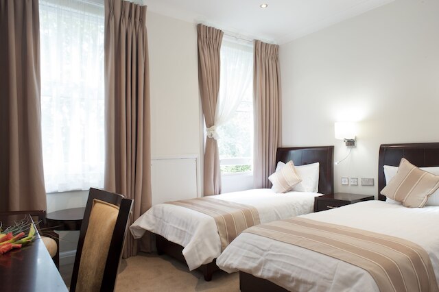 ザ ヴィラ ケンジントン