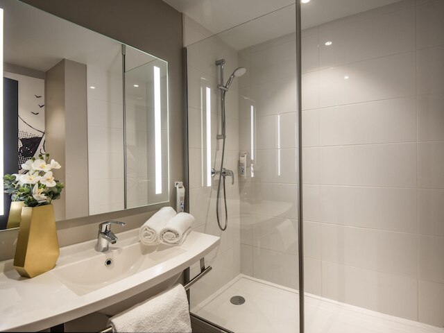 イビス バジェット ニース カリフォルニー レンヴァル