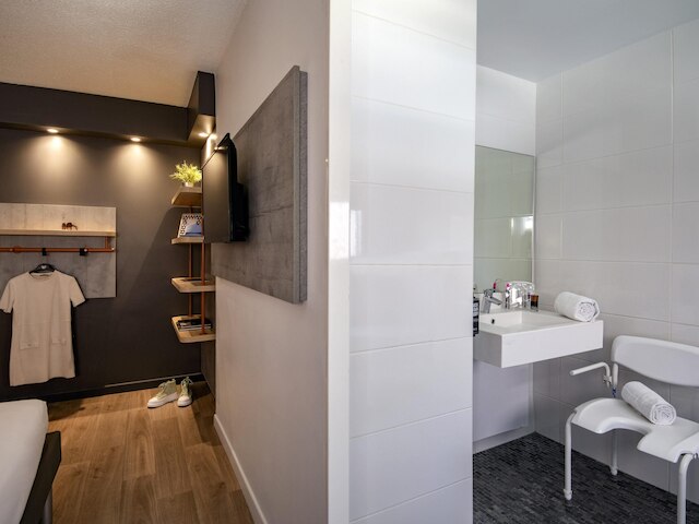 イビス バジェット ニース カリフォルニー レンヴァル