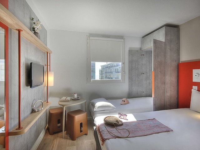 イビス バジェット ニース カリフォルニー レンヴァル