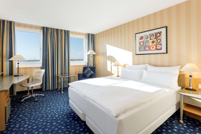 NH ドナウ シティ