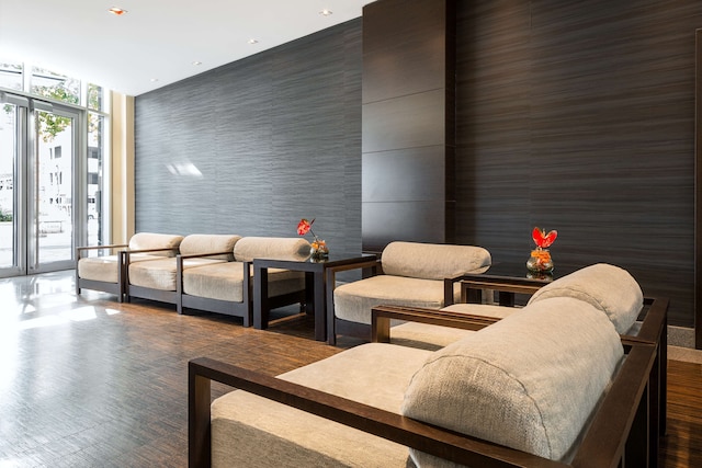 NH ドナウ シティ