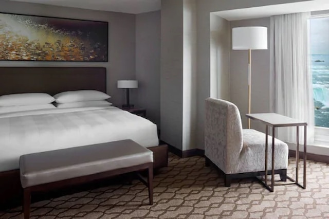 マリオット・ナイアガラ・フォールズ・フォールズビュー・ホテル & スパ