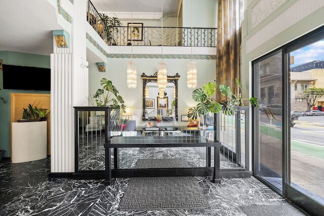 エンバシー ホテル