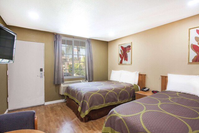 スーパー 8 バイ ウィンダム レッドランズ / サンバーナーディーノ