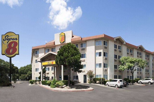 スーパー 8 バイ ウィンダム オースティン ノース / ユニバーシティ エリア
