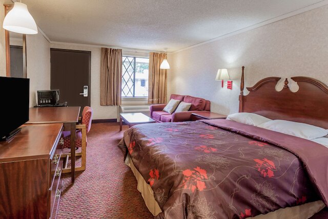 ナイツ イン ファーミントン ヒル