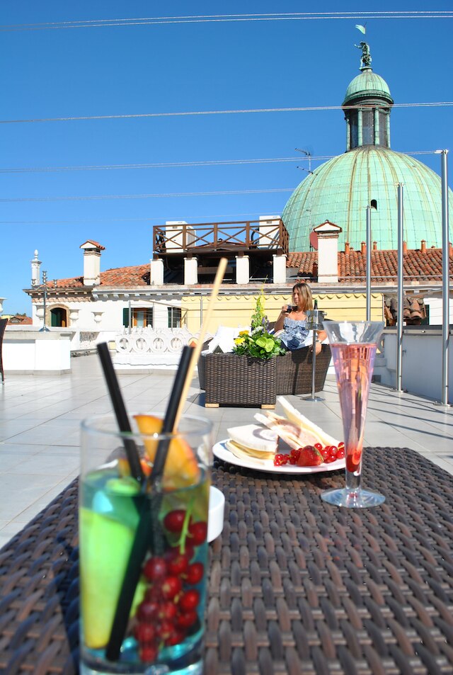 ホテル カールトン オン ザ グランド カナル