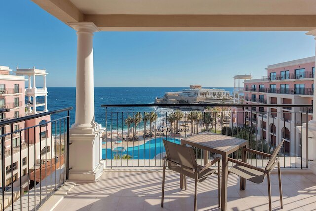 ザ ウェスティン ドラゴナーラ リゾート マルタ