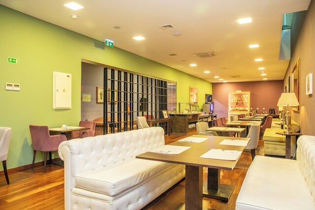 ホテル VIP エグゼクティブ サルダーニャ