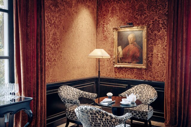 パビリオン ドゥ ラ レーヌ & スパ, プラス デ ヴォージュ