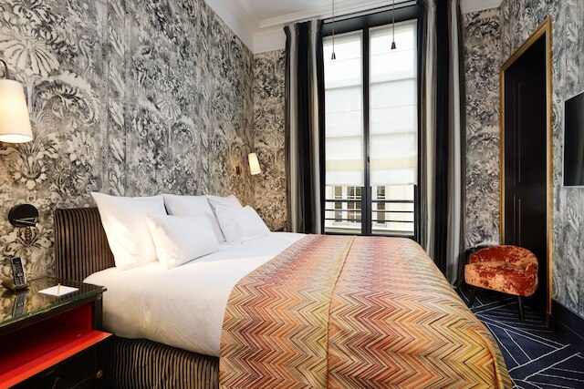 パビリオン ドゥ ラ レーヌ & スパ, プラス デ ヴォージュ