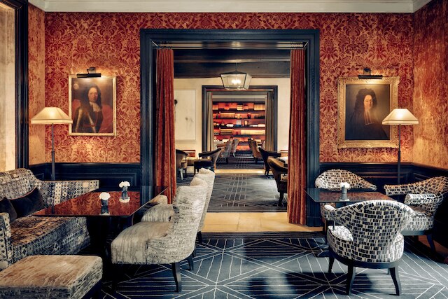 パビリオン ドゥ ラ レーヌ & スパ, プラス デ ヴォージュ