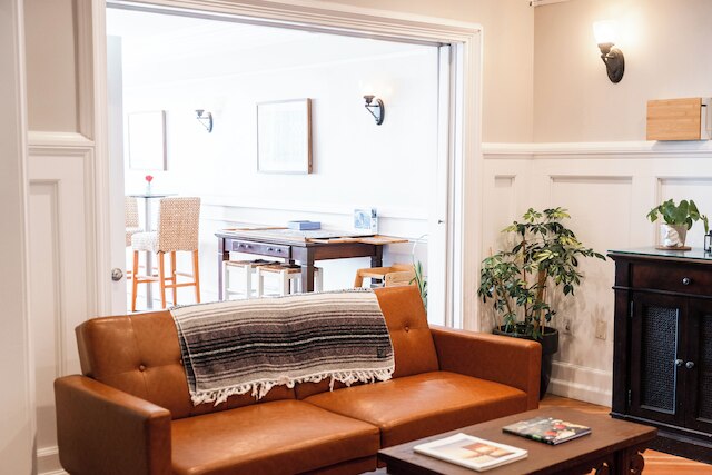 ニューポート ビーチ ホテル、ア フォー シスターズ イン