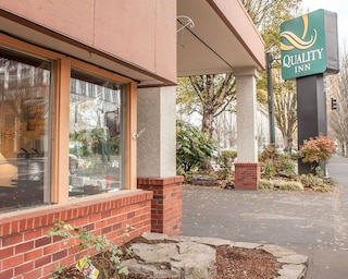 クオリティ イン ダウンタウン コンベンション センター