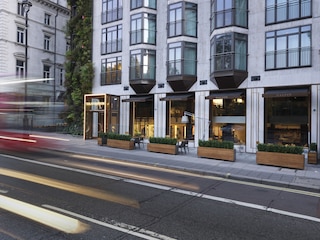 ザ アテナエウム ホテル & レジデンシーズ