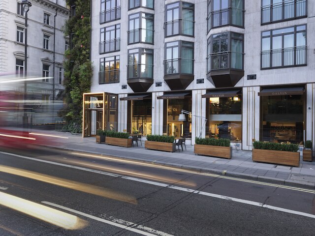 ザ アテナエウム ホテル & レジデンシーズ