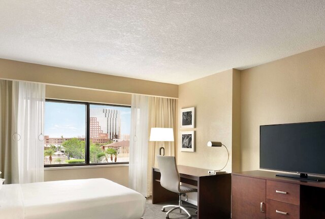 ダブルツリー バイ ヒルトン ホテル オーランド ダウンタウン