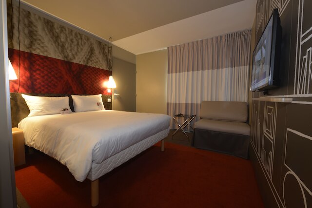 アイビス ナンテール ラ デファンス