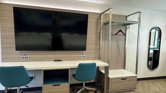 コスタ メサ イン