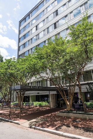 ザ リバー イン