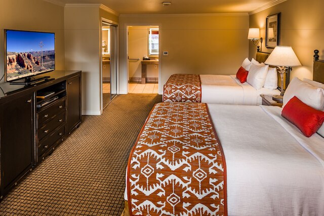 ベストウエスタン プラス アロヨ ローブル ホテル & クリークサイド ヴィラズ