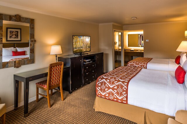 ベストウエスタン プラス アロヨ ローブル ホテル & クリークサイド ヴィラズ