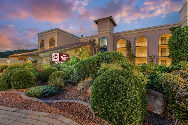 ベストウエスタン プラス アロヨ ローブル ホテル & クリークサイド ヴィラズ